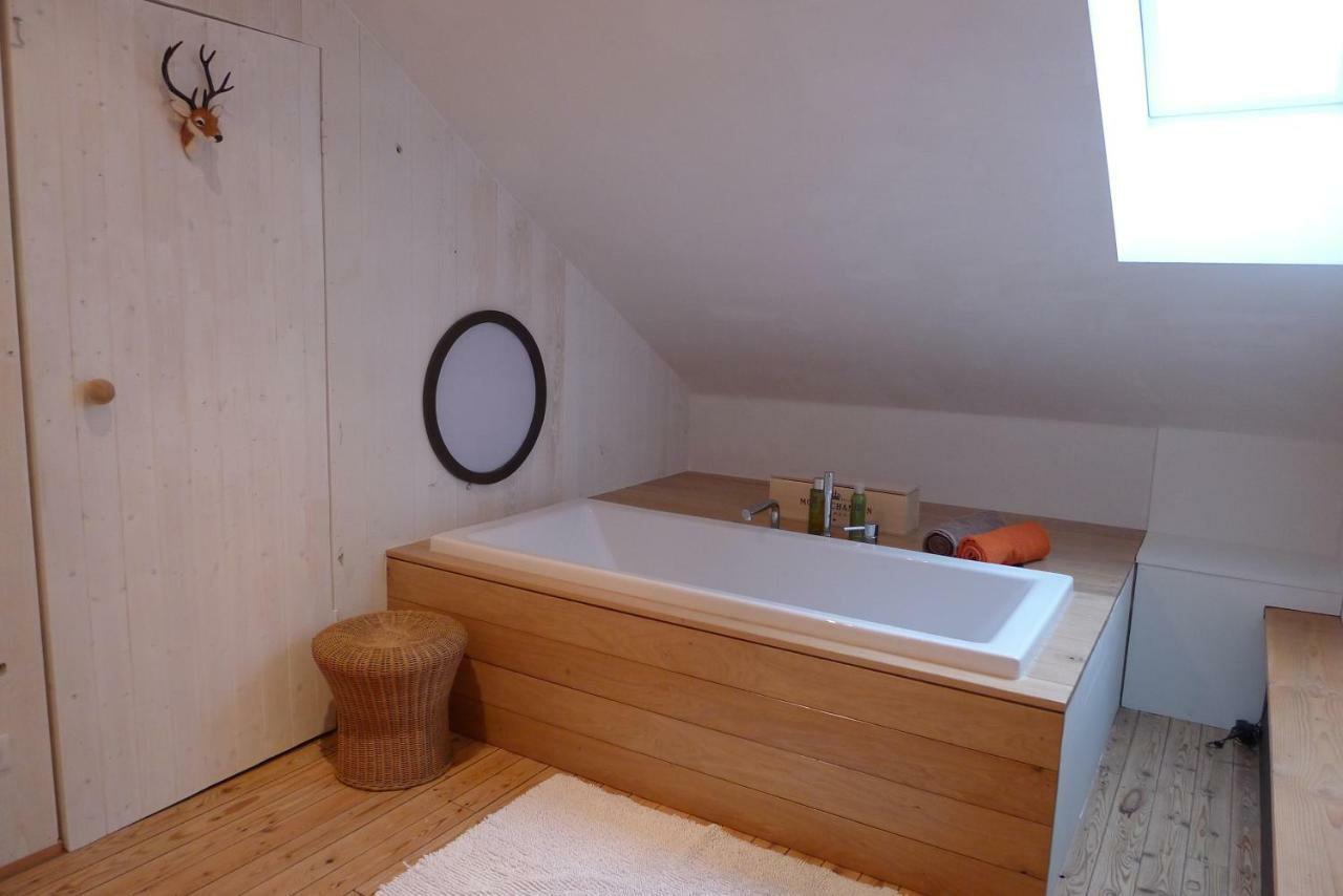 Beautiful And Spacious Contemporary House 瓦涅 外观 照片